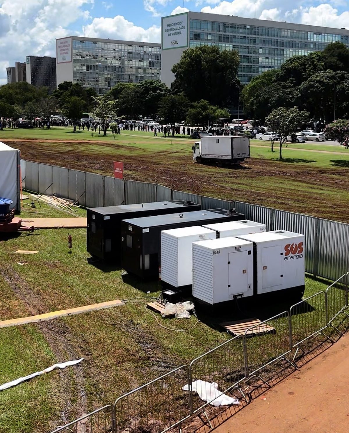 Geradores SOS na Esplanada dos Ministérios